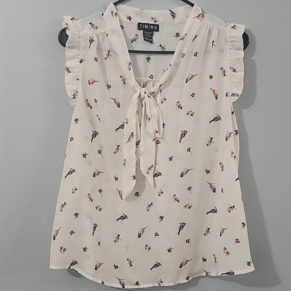 NWOT, Timing white with birds and flowers blouse